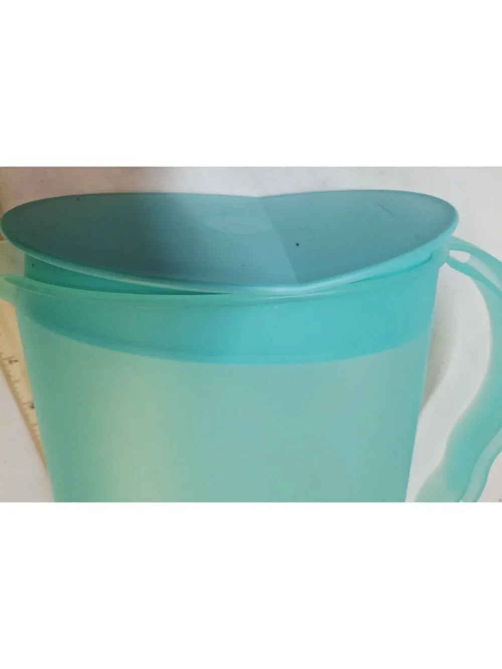 Frosted Aqua Plastic Pitcher Matte Finish with Lid and Handle - 8.5
